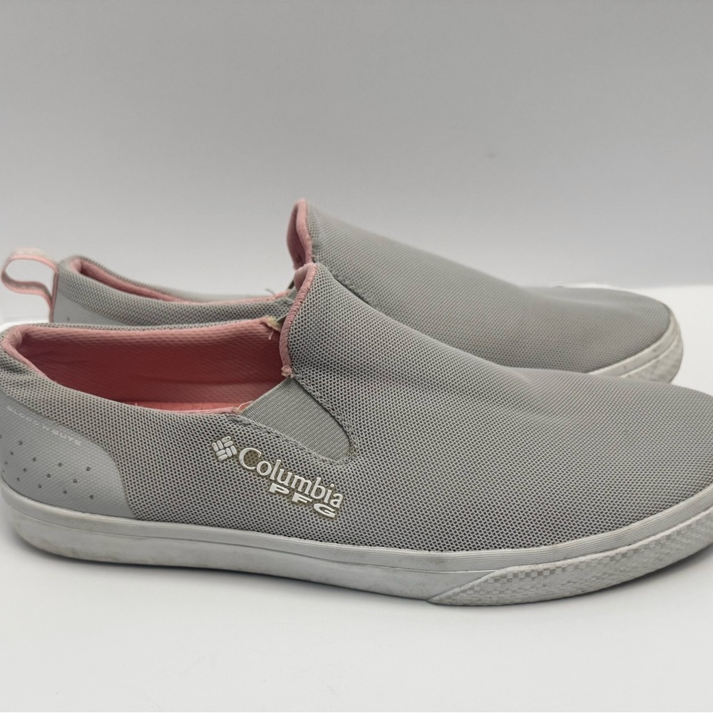 Columbia Women’s Water shoes Gray and Pink Slip-On Sneakers Sz 10